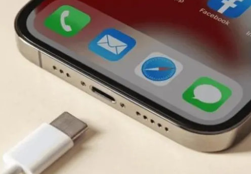 武强苹果15维修分享iPhone15改USB-C接口后能和安卓用户互借充电器吗 